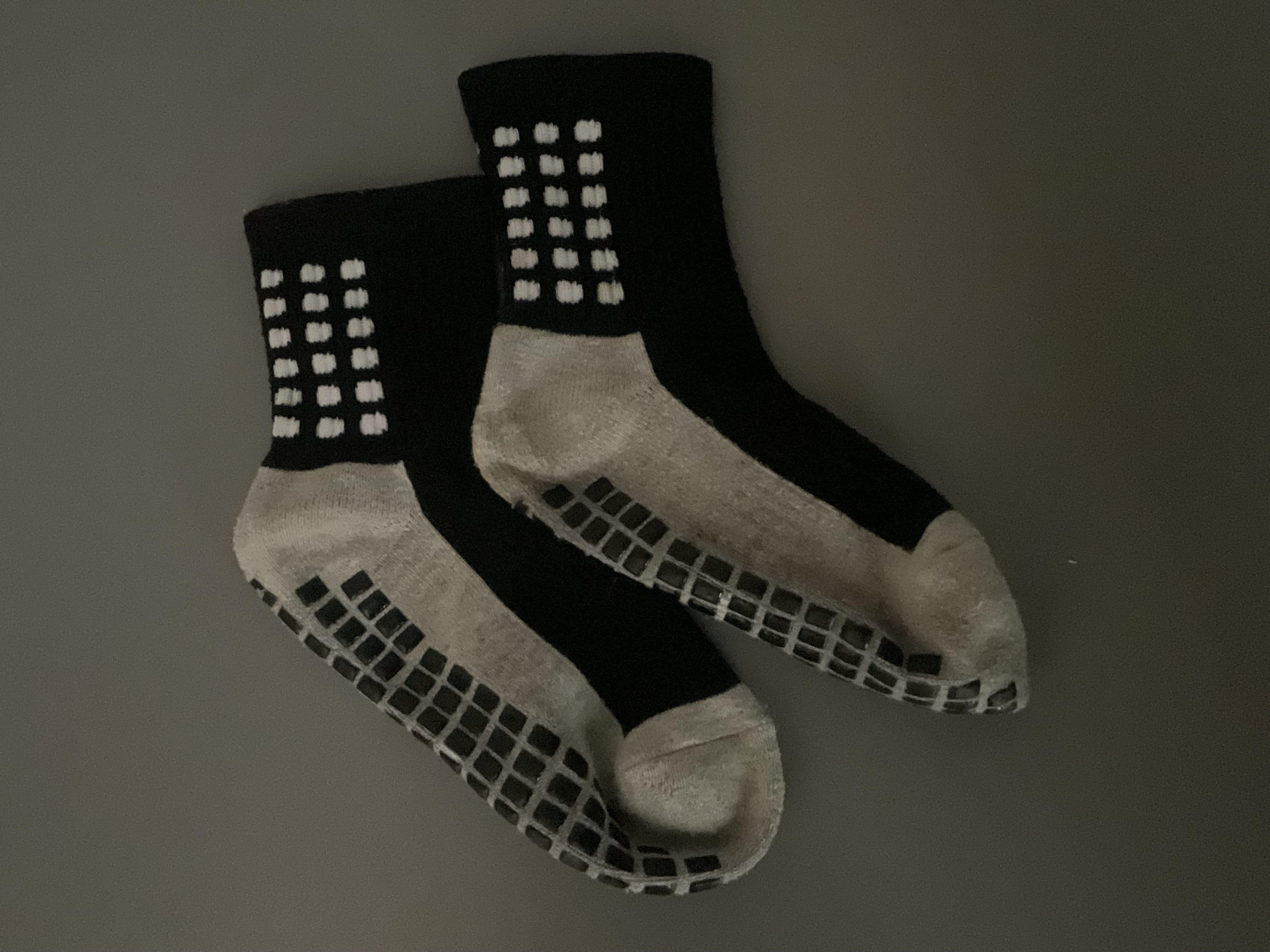 BLACK GRIP SOCKS